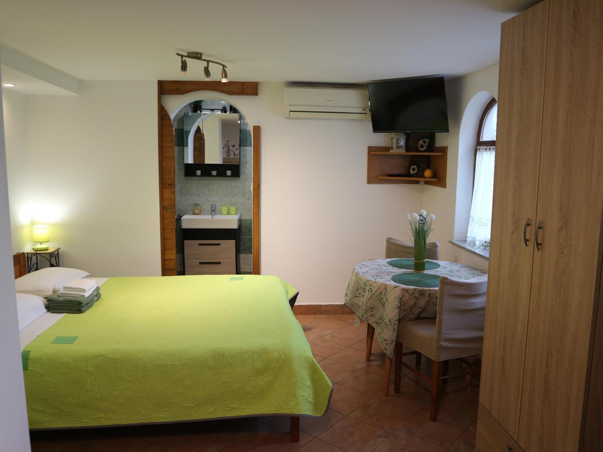 Apartments Komel Opatija Luaran gambar