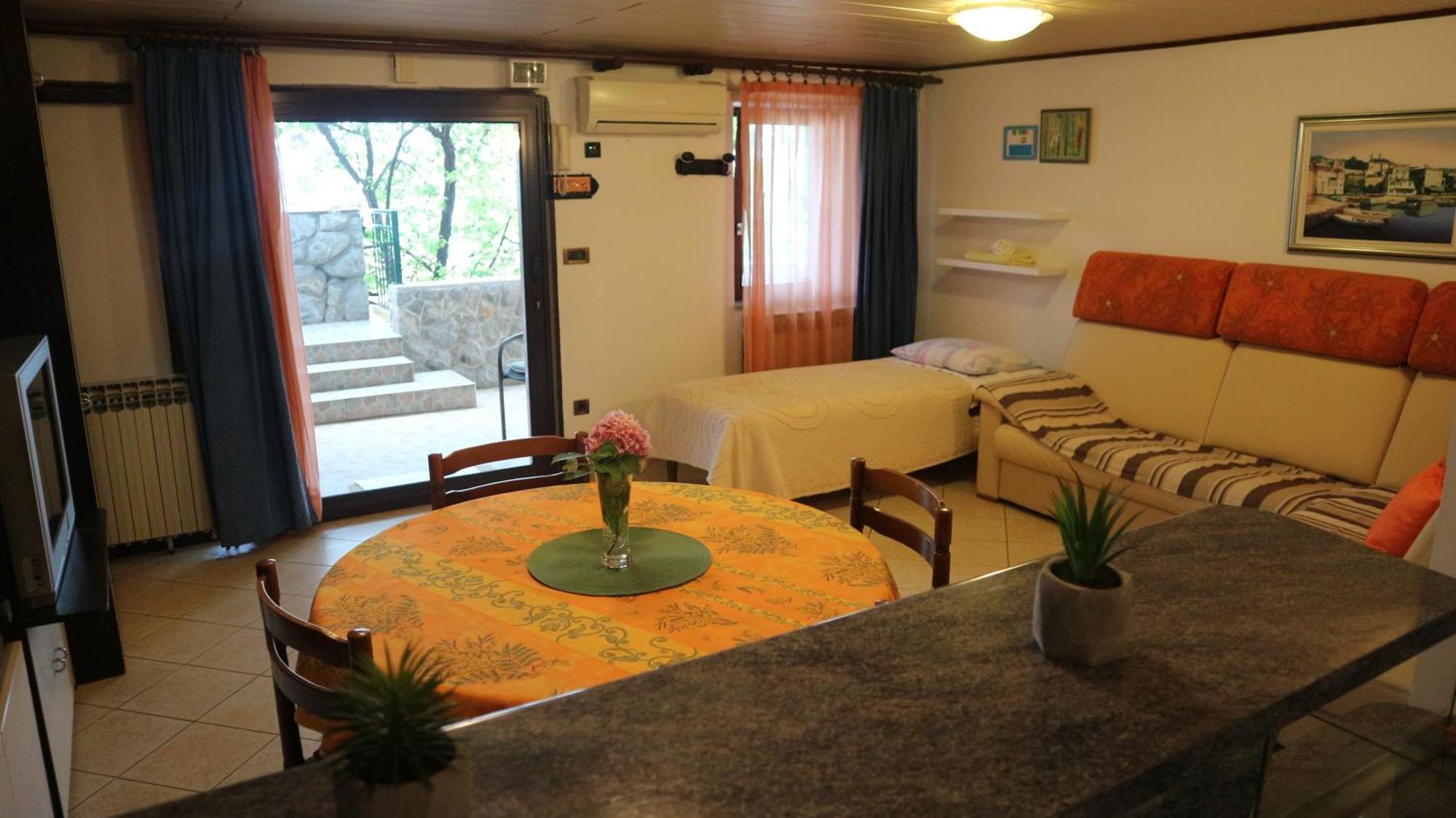 Apartments Komel Opatija Bilik gambar