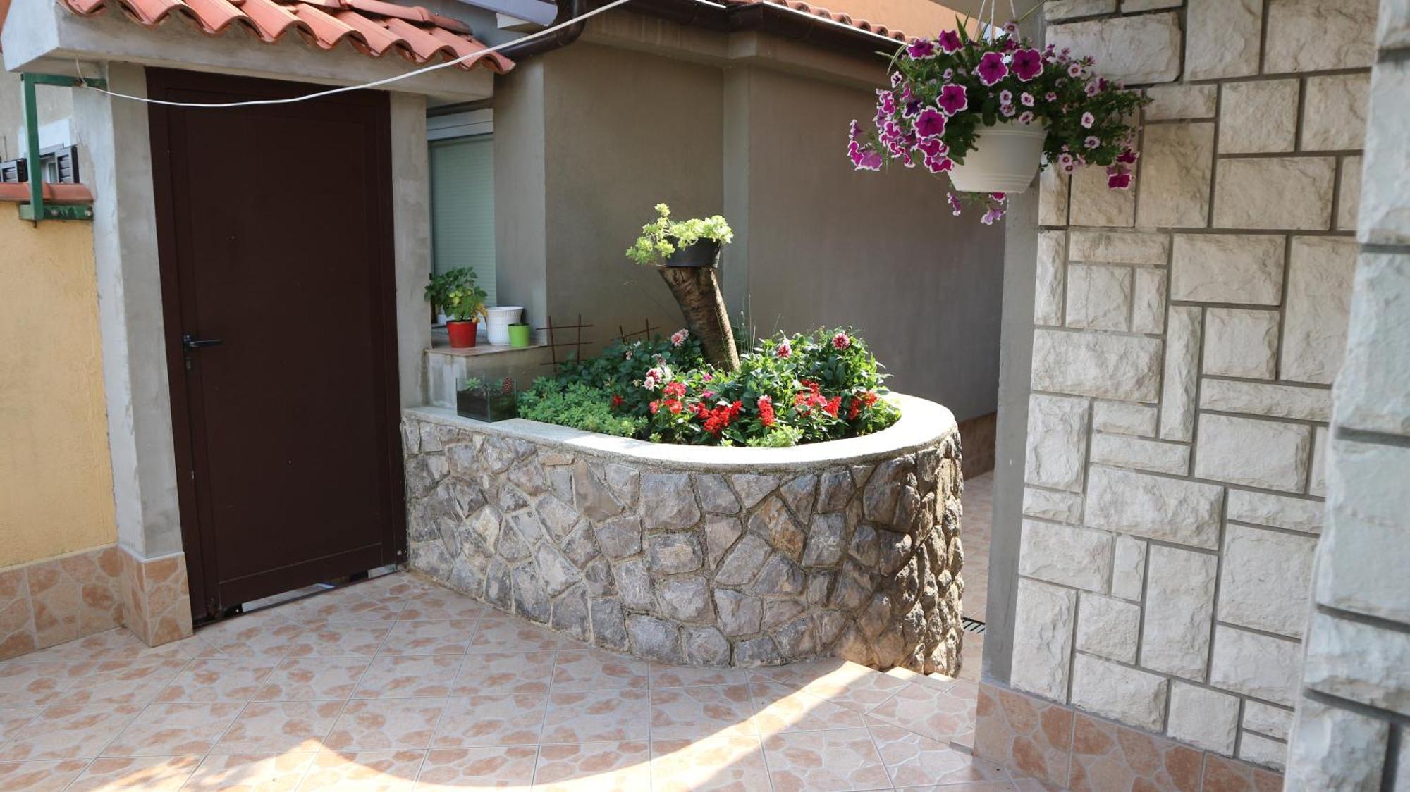Apartments Komel Opatija Bilik gambar