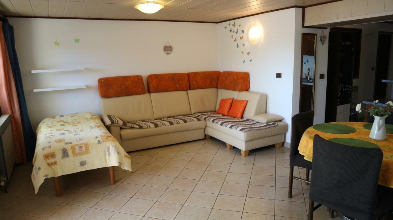 Apartments Komel Opatija Luaran gambar