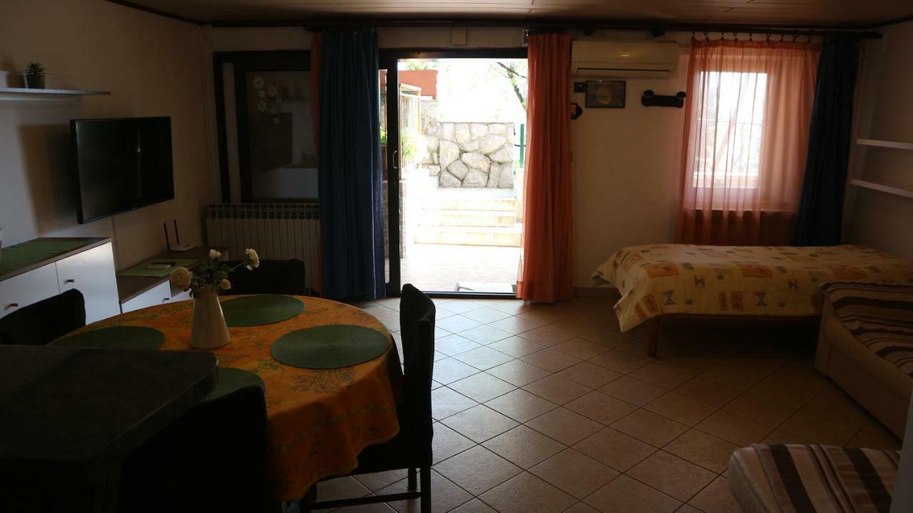 Apartments Komel Opatija Luaran gambar