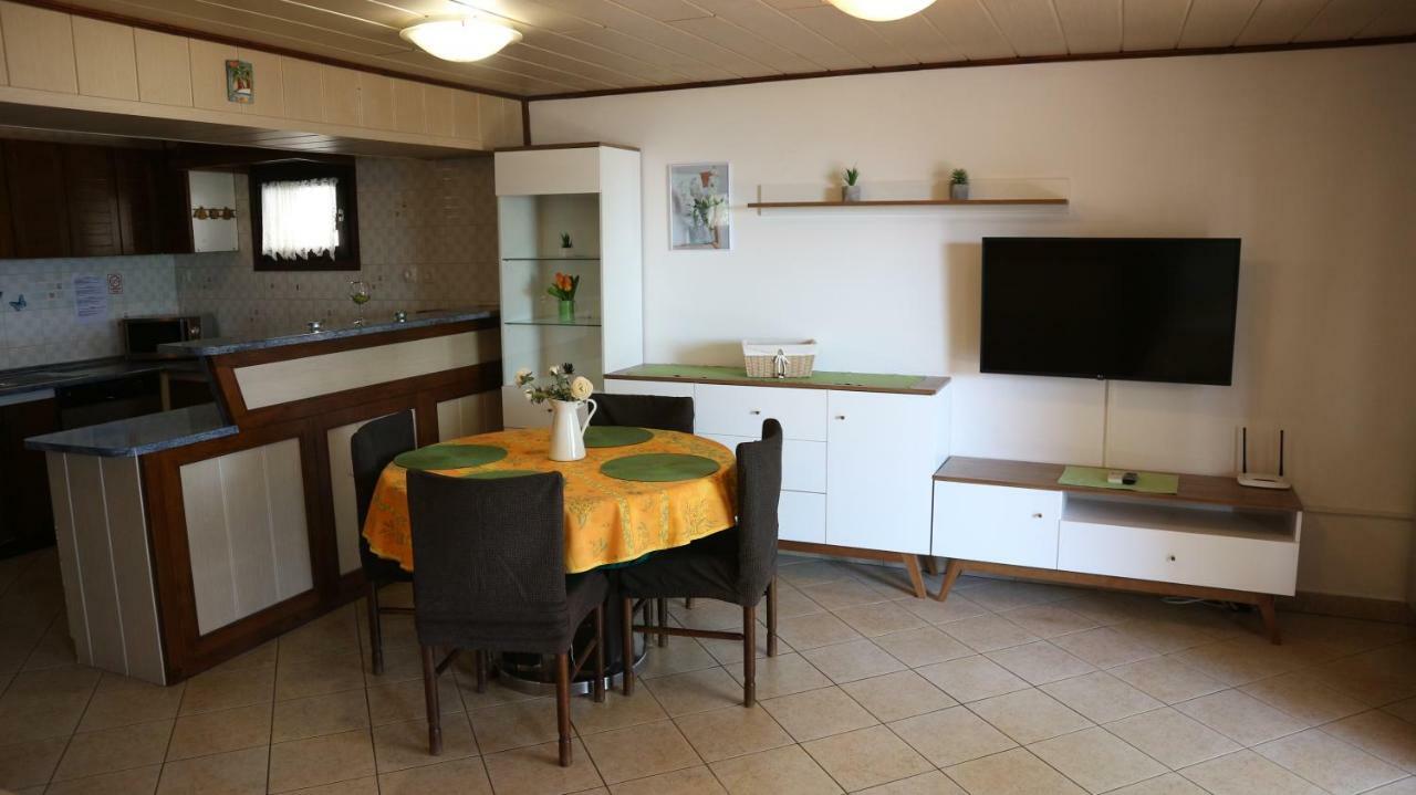 Apartments Komel Opatija Luaran gambar